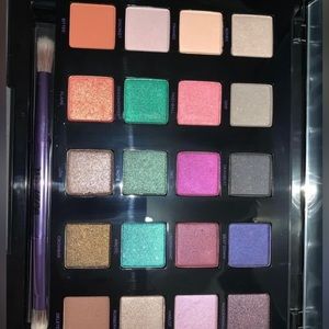 eyeshadow palette
